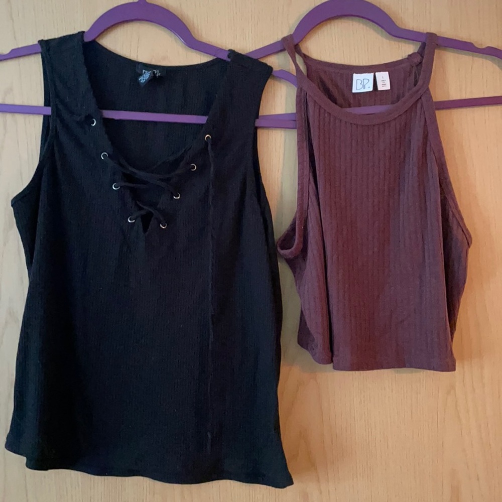 Lot of 2 Crop Tops - Size L